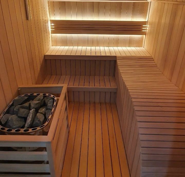 Phòng xông hơi khô sauna bằng gỗ tự nhiên với bộ nung đá