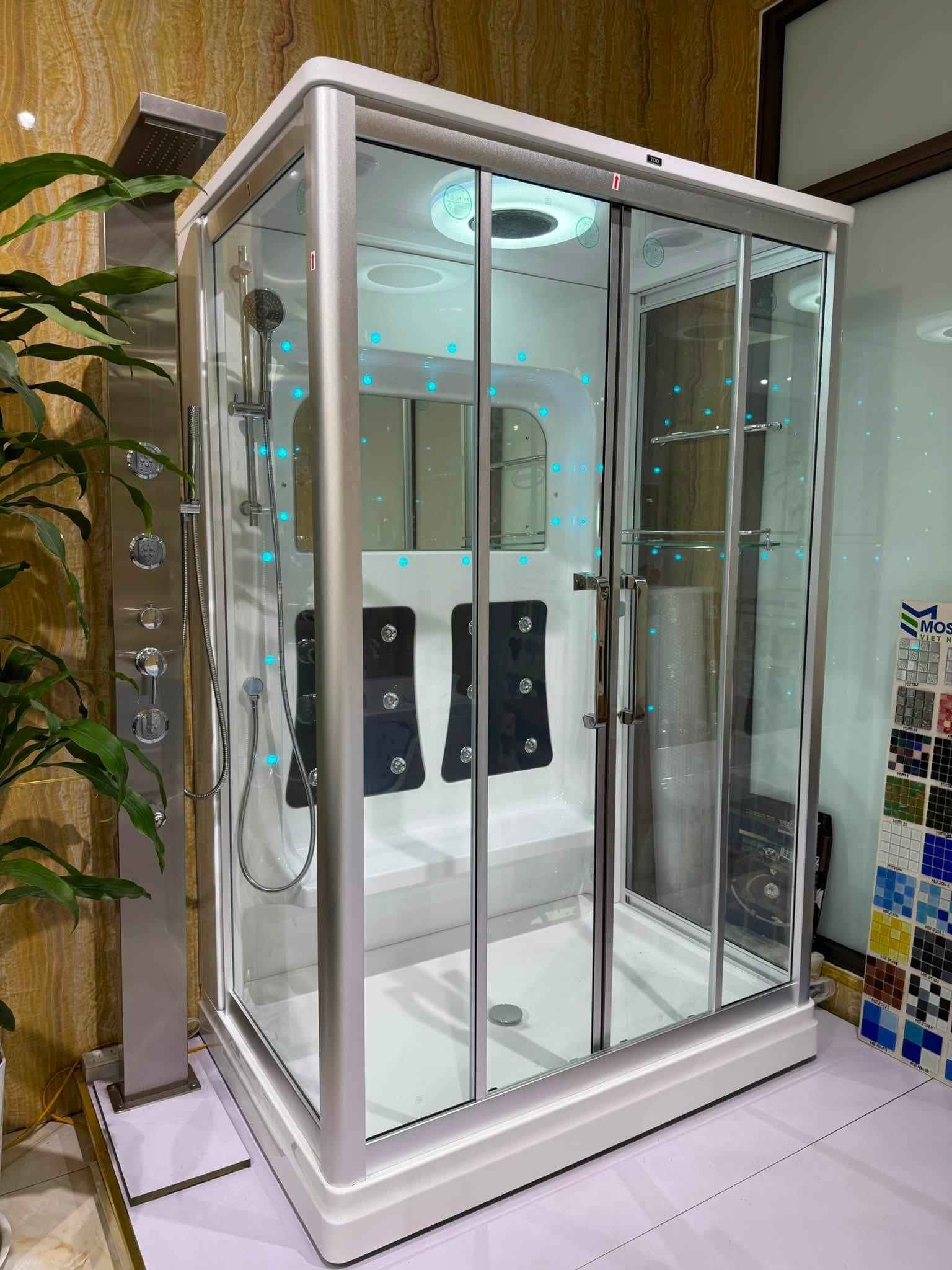 Phòng xông hơi ướt gia đình AuraLux với máy tạo hơi nước lắp đặt trong nhà